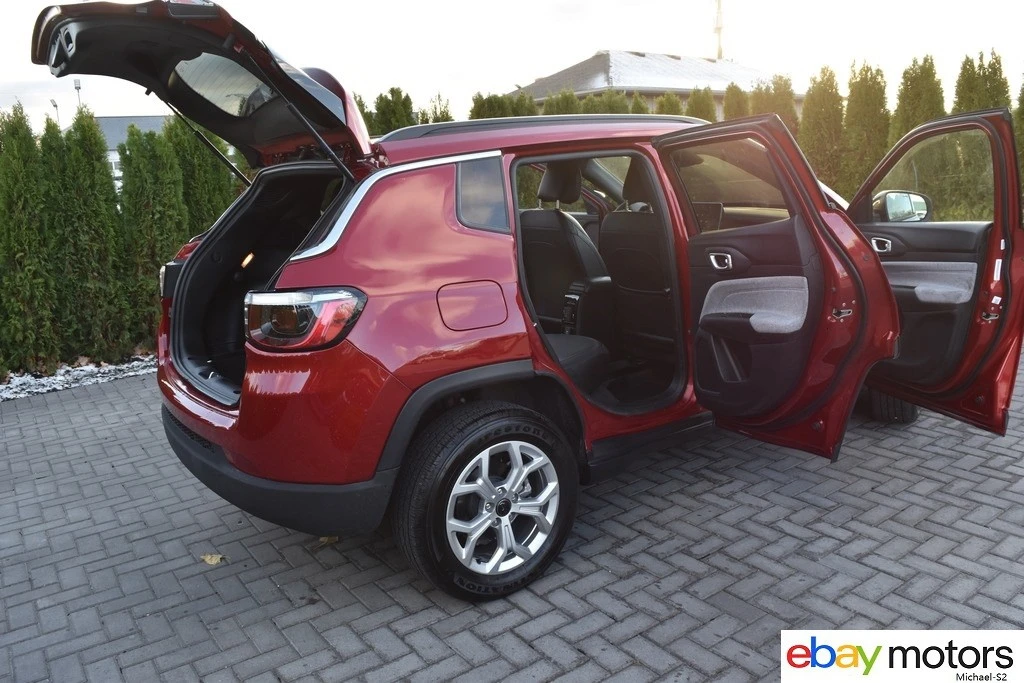 2025 Jeep Compass - Image 19 of 21