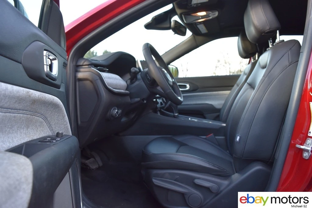 2025 Jeep Compass - Image 10 of 21