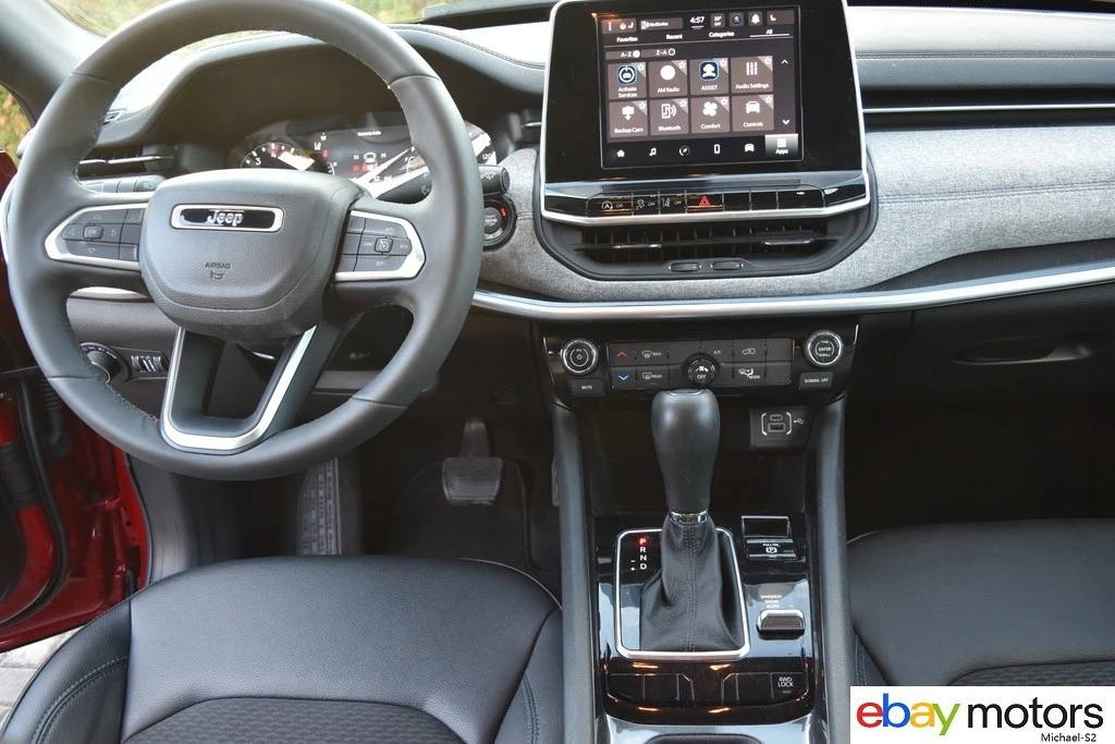 2025 Jeep Compass - Image 14 of 21