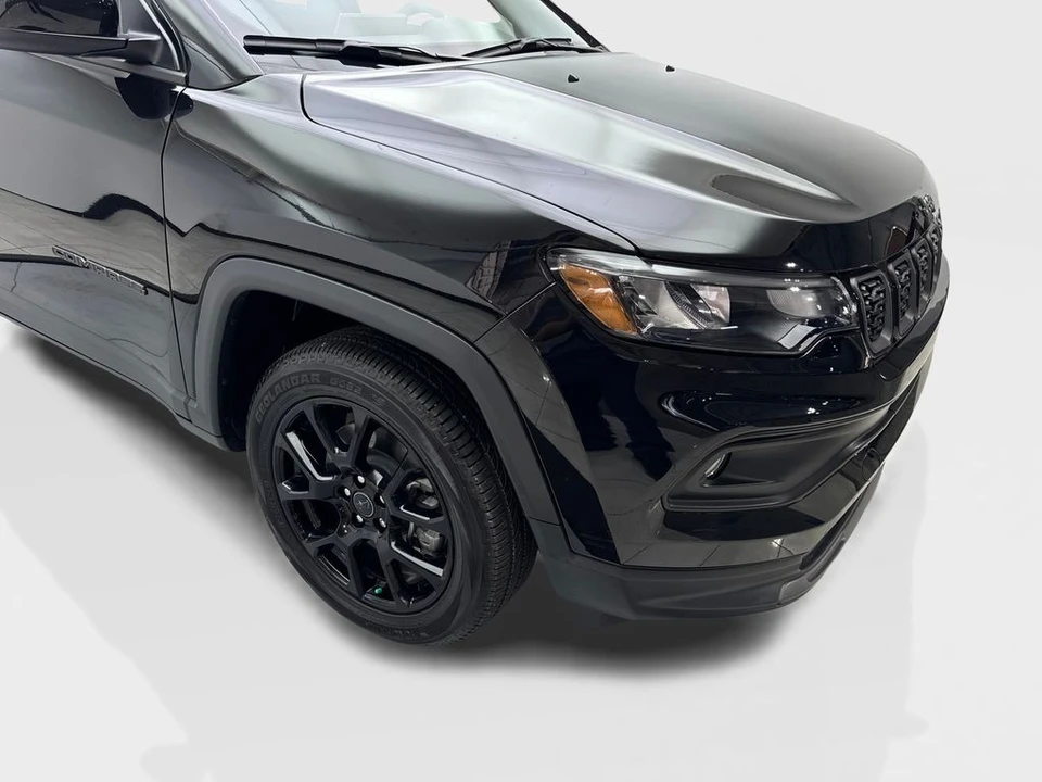 2025 Jeep Compass - Image 19 of 21