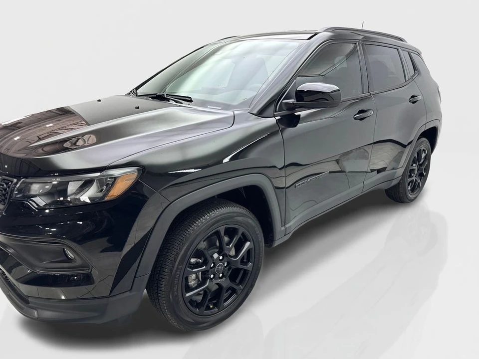 2025 Jeep Compass - Image 11 of 21