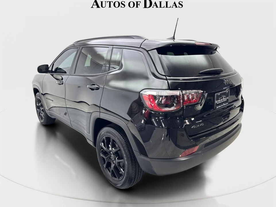 2025 Jeep Compass - Image 9 of 21