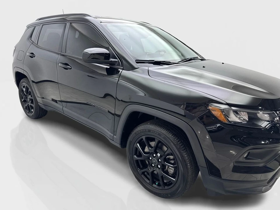 2025 Jeep Compass - Image 12 of 21
