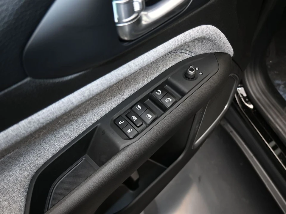 2025 Jeep Compass - Image 12 of 12