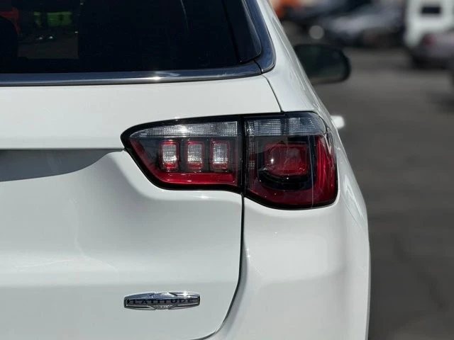 2025 Jeep Compass - Image 10 of 21