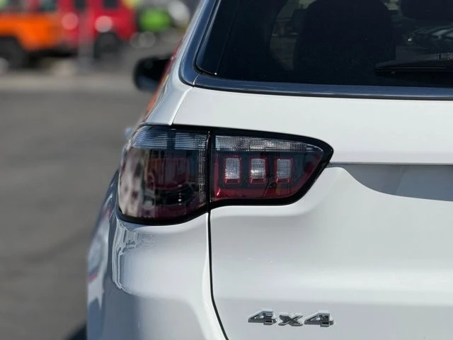 2025 Jeep Compass - Image 8 of 21