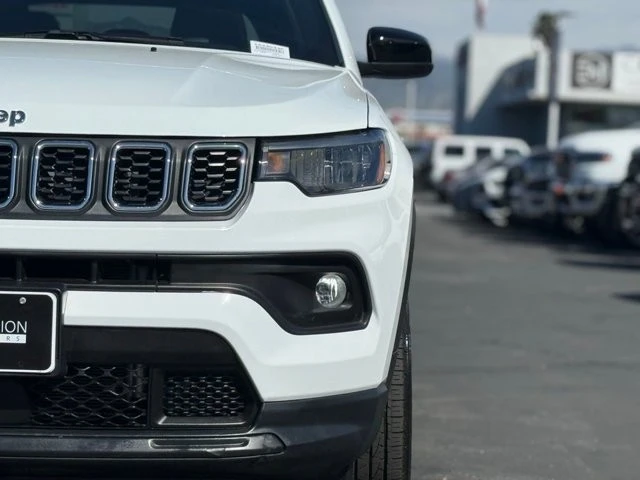 2025 Jeep Compass - Image 4 of 21