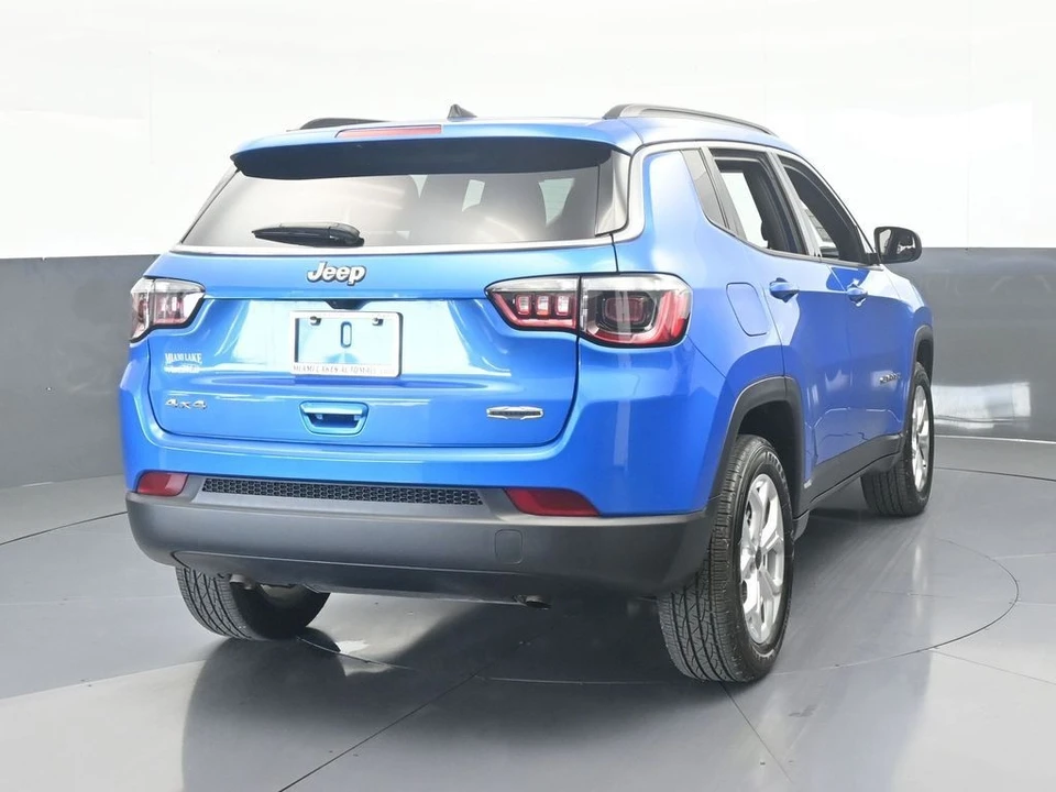 2025 Jeep Compass - Image 5 of 12