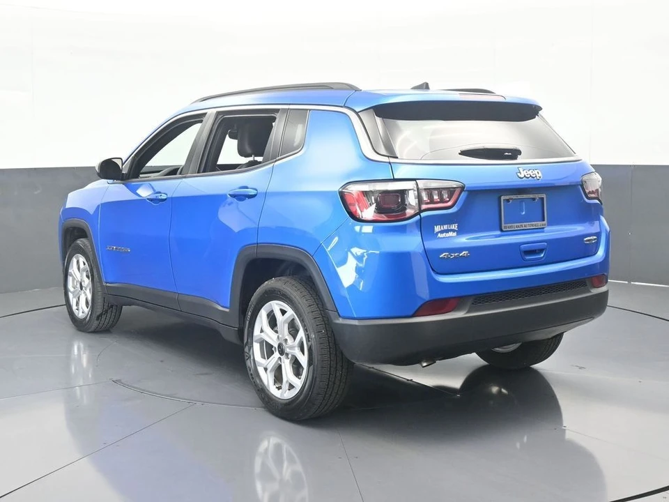 2025 Jeep Compass - Image 4 of 12