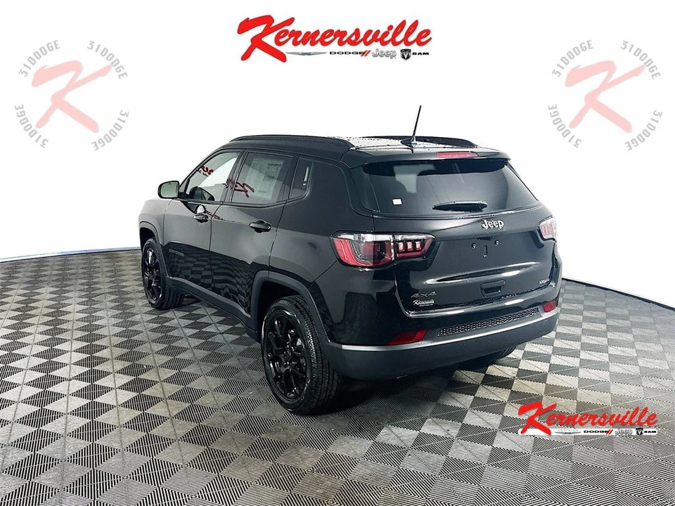 2025 Jeep Compass - Image 5 of 12