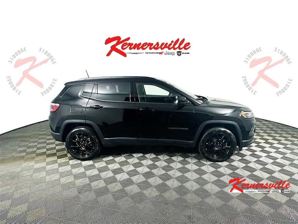 2025 Jeep Compass - Image 8 of 12
