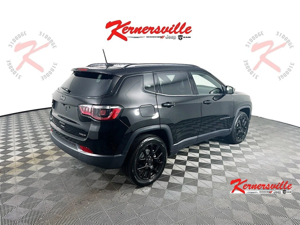 2025 Jeep Compass - Image 7 of 12