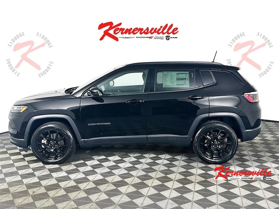 2025 Jeep Compass - Image 4 of 12