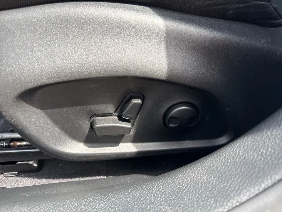 2025 Jeep Compass - Image 10 of 21