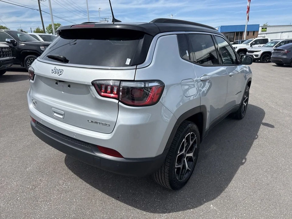 2025 Jeep Compass - Image 5 of 21