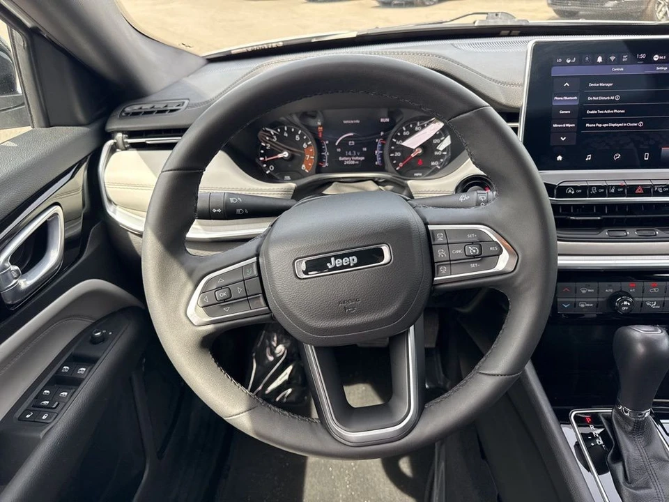 2025 Jeep Compass - Image 14 of 21