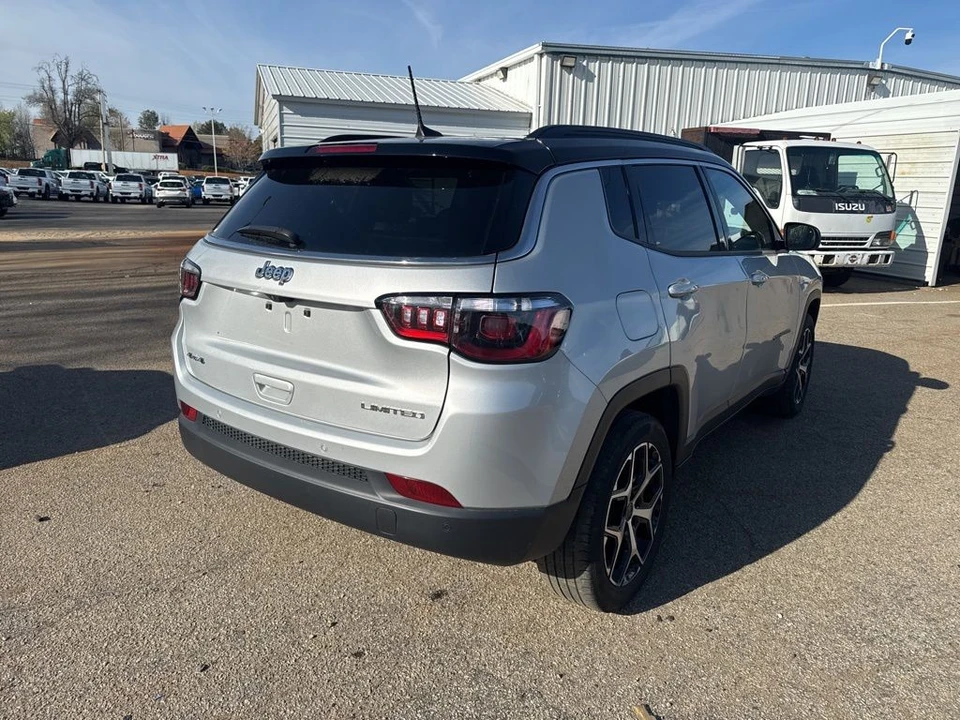 2025 Jeep Compass - Image 3 of 6