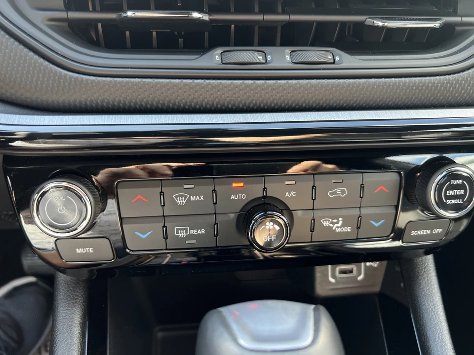 2025 Jeep Compass - Image 20 of 31