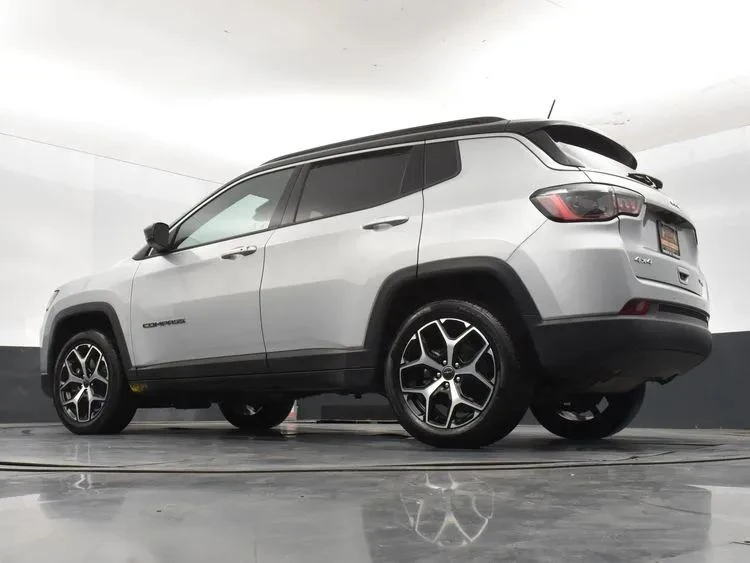 2025 Jeep Compass - Image 12 of 12