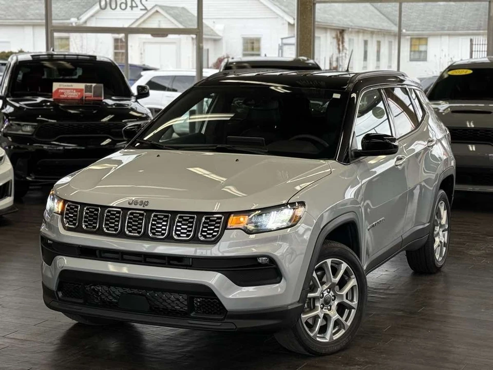2025 Jeep Compass - Image 6 of 21