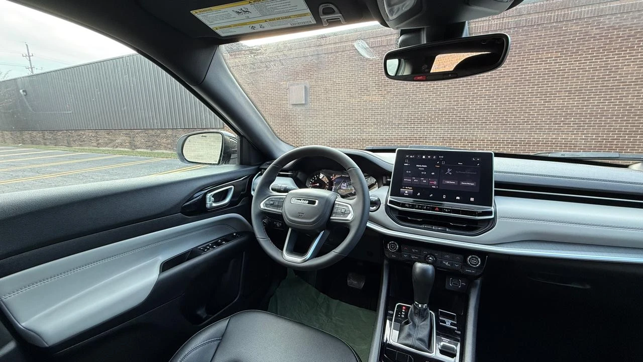 2025 Jeep Compass - Image 12 of 21