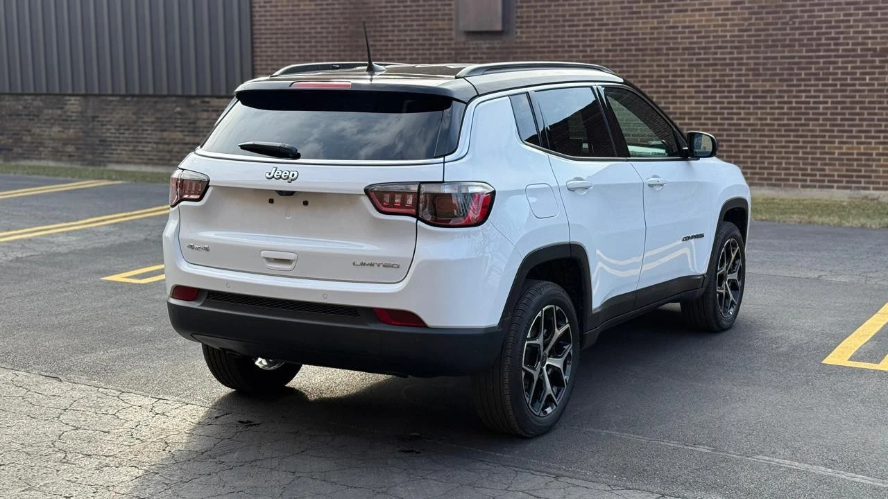 2025 Jeep Compass - Image 7 of 21