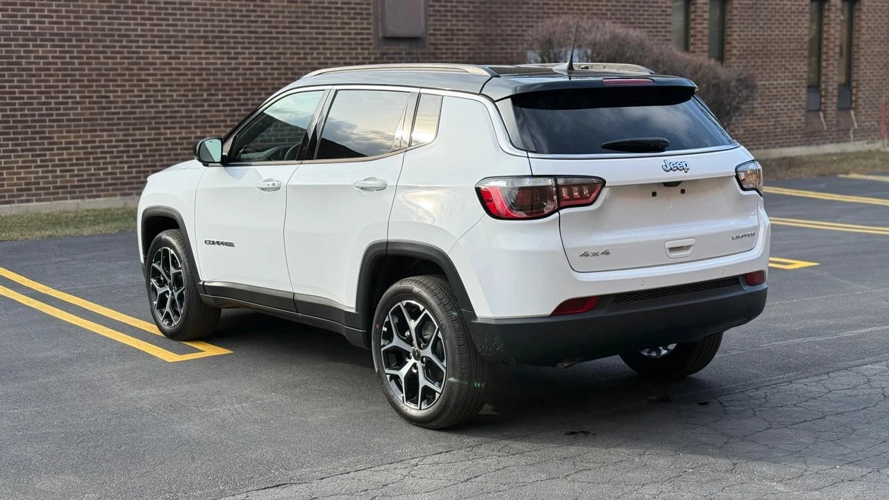 2025 Jeep Compass - Image 5 of 21