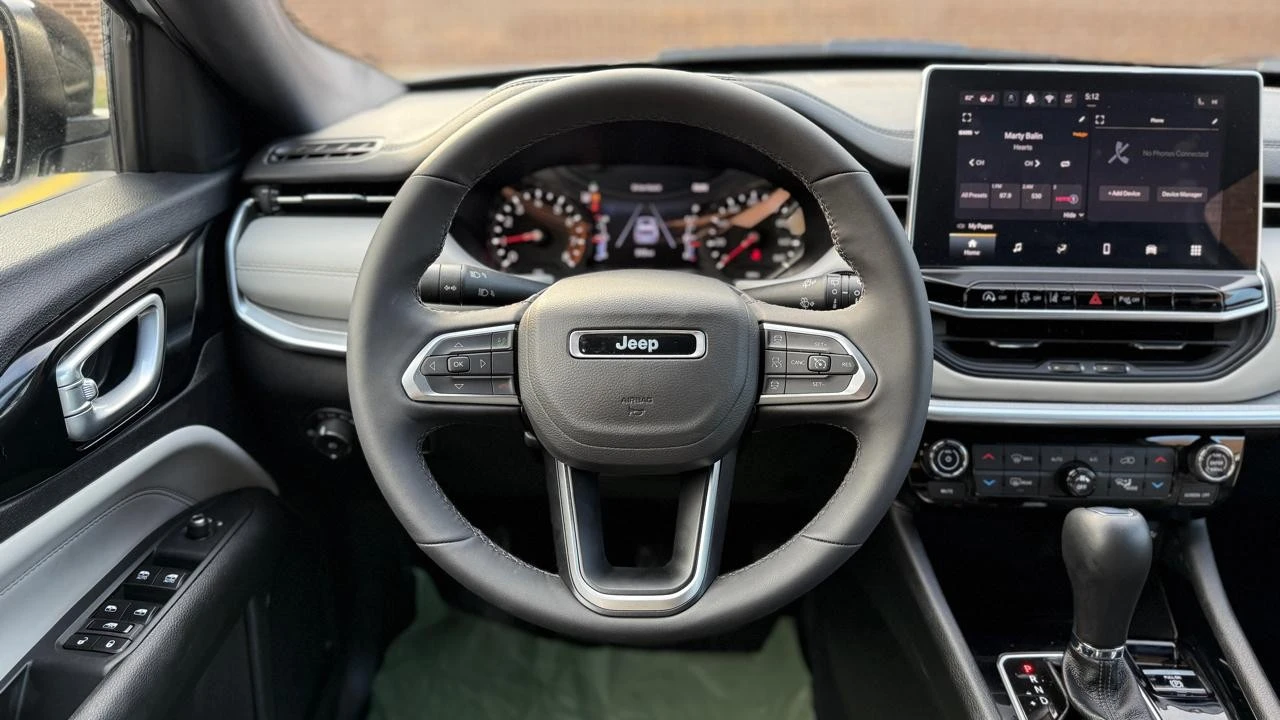 2025 Jeep Compass - Image 13 of 21