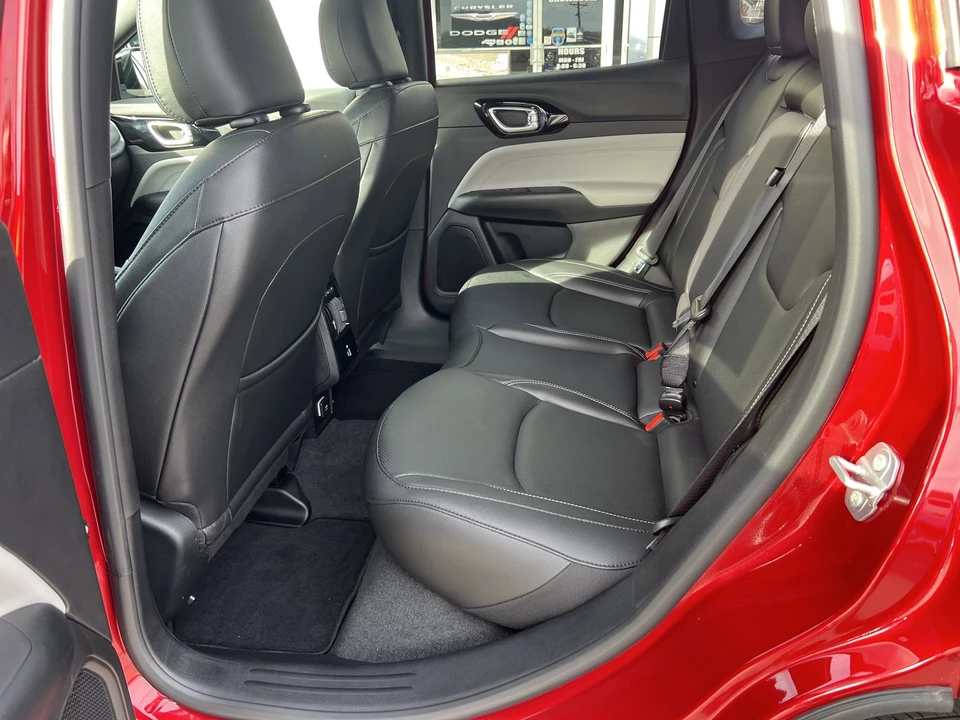 2025 Jeep Compass - Image 11 of 12