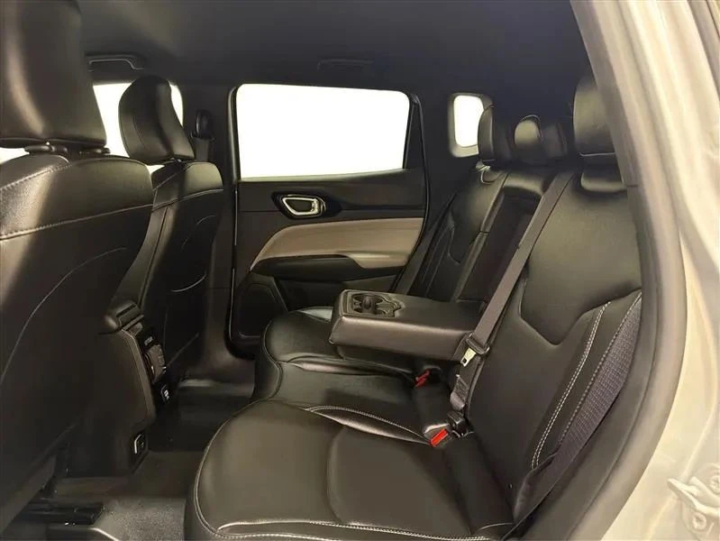 2025 Jeep Compass - Image 10 of 12