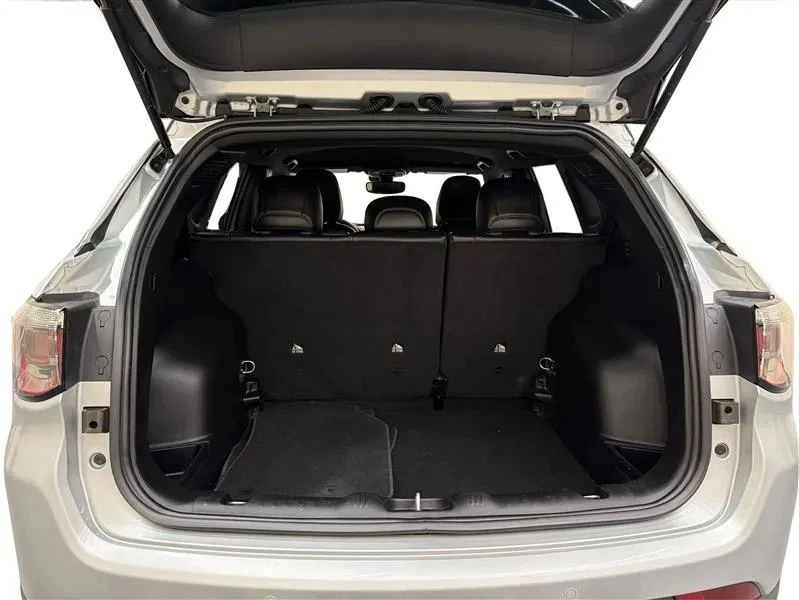 2025 Jeep Compass - Image 12 of 12