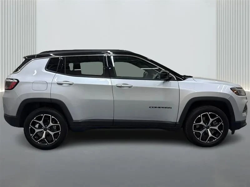 2025 Jeep Compass - Image 6 of 12