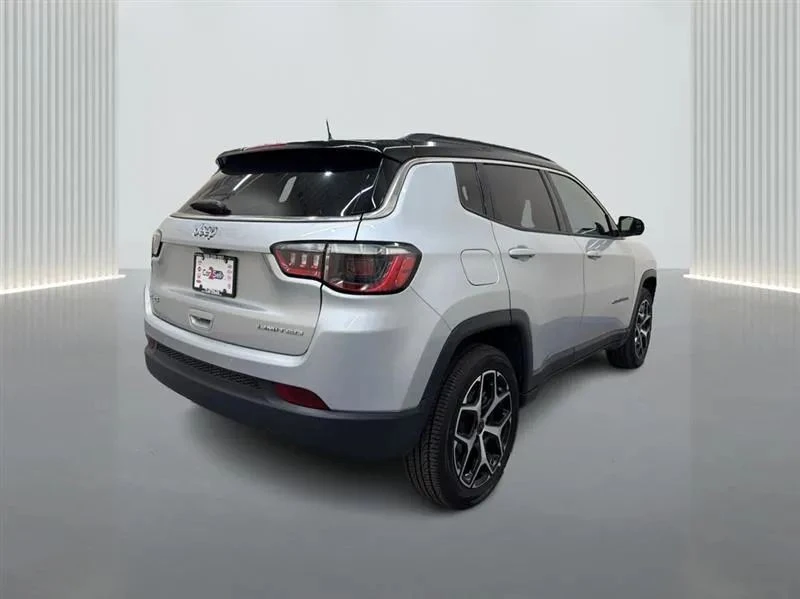 2025 Jeep Compass - Image 5 of 12