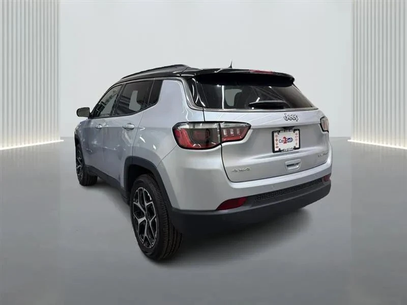 2025 Jeep Compass - Image 3 of 12