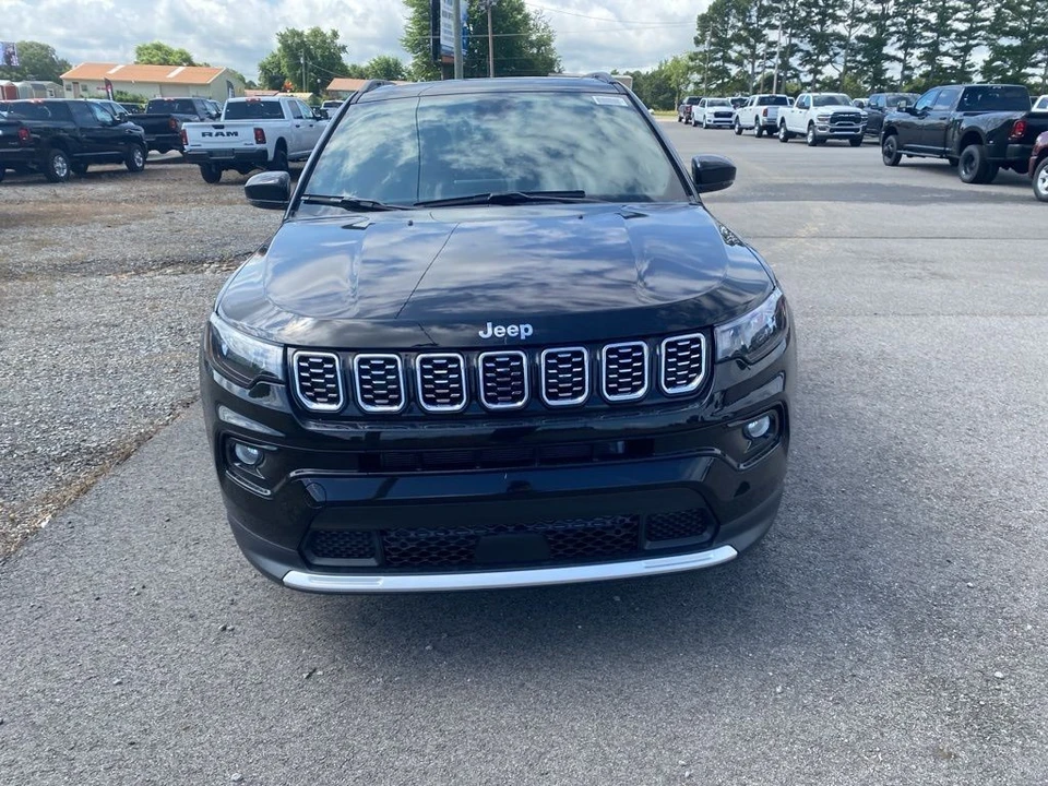 2025 Jeep Compass - Image 2 of 12