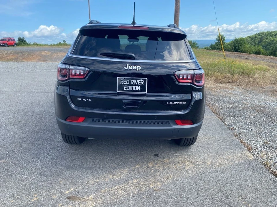 2025 Jeep Compass - Image 6 of 12