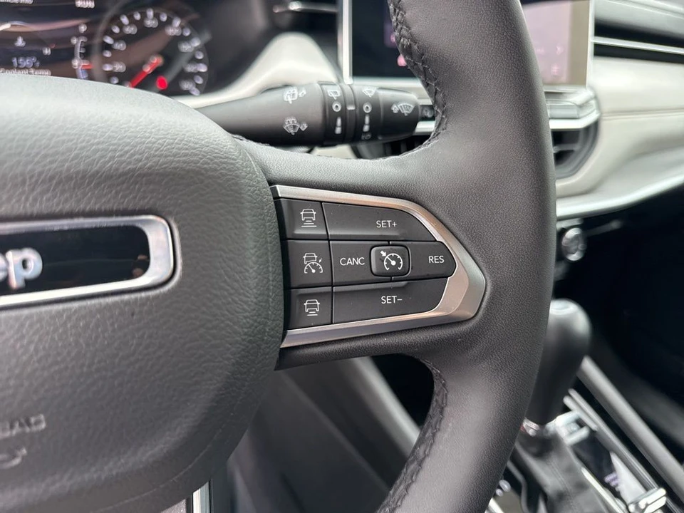 2025 Jeep Compass - Image 16 of 21