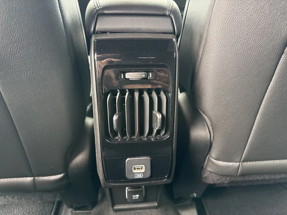 2025 Jeep Compass - Image 12 of 21