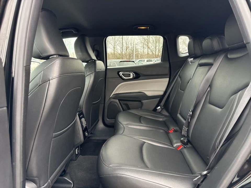 2025 Jeep Compass - Image 11 of 21