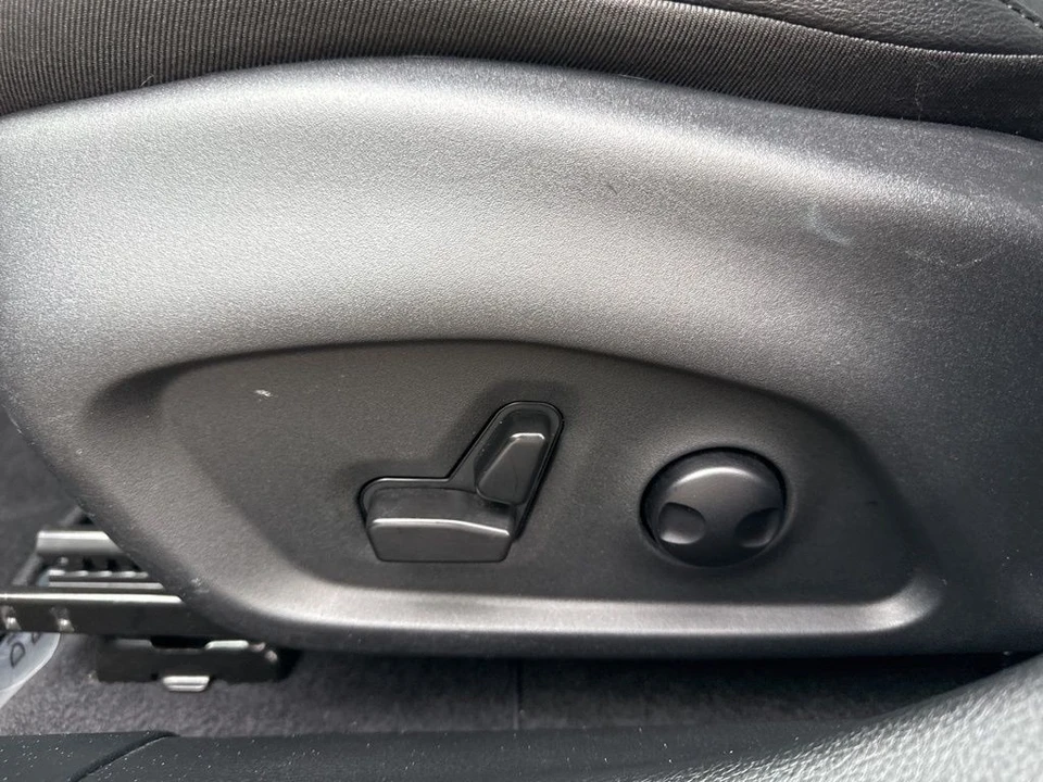 2025 Jeep Compass - Image 10 of 21