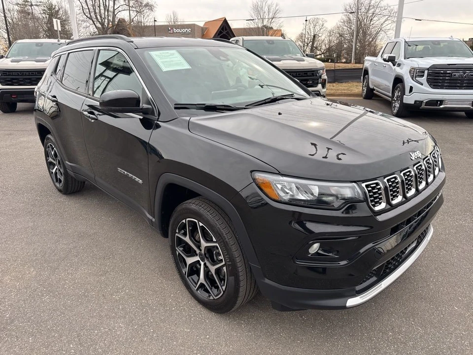 2025 Jeep Compass - Image 7 of 21