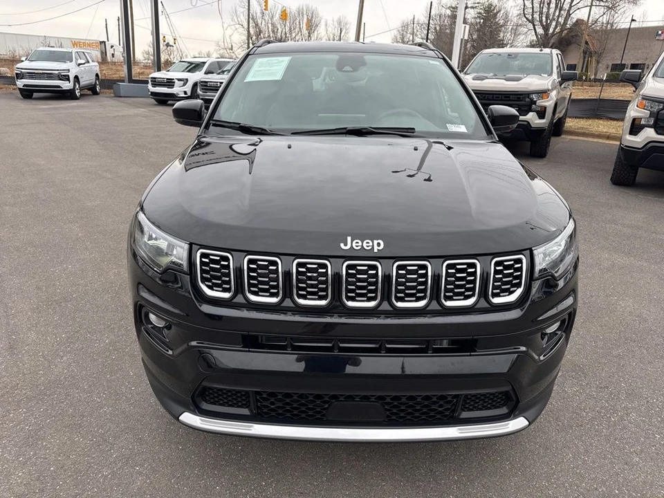 2025 Jeep Compass - Image 8 of 21