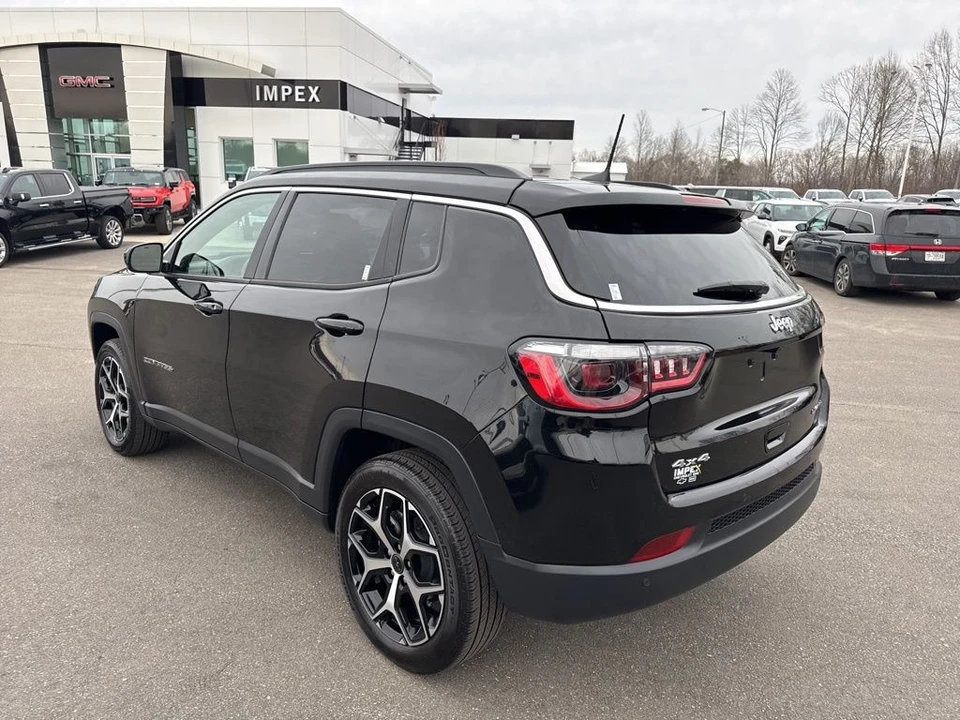 2025 Jeep Compass - Image 3 of 12
