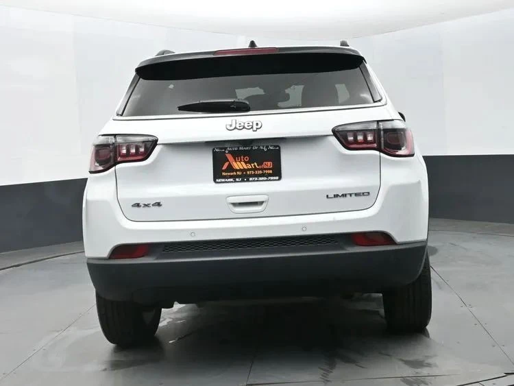 2025 Jeep Compass - Image 8 of 12