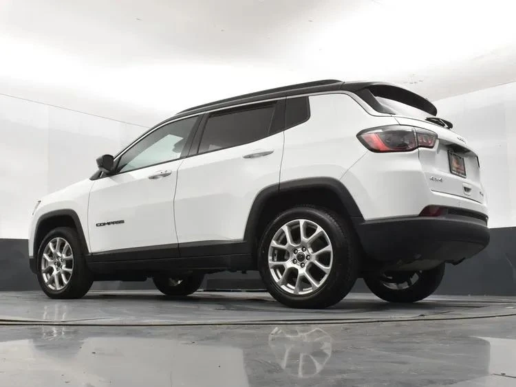 2025 Jeep Compass - Image 12 of 12