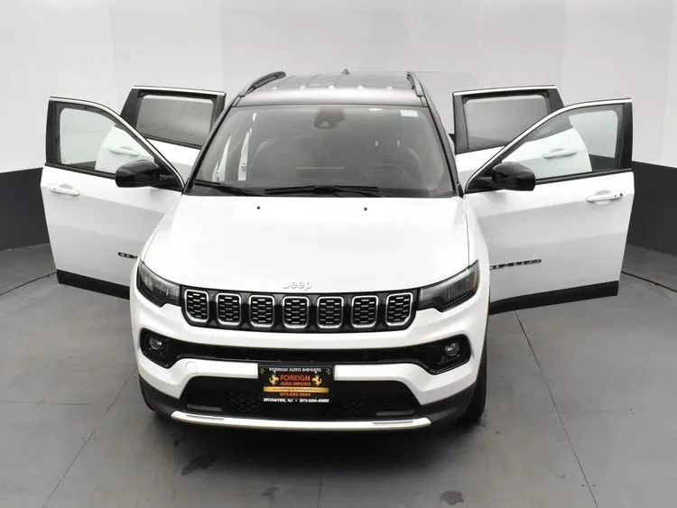 2025 Jeep Compass - Image 10 of 12