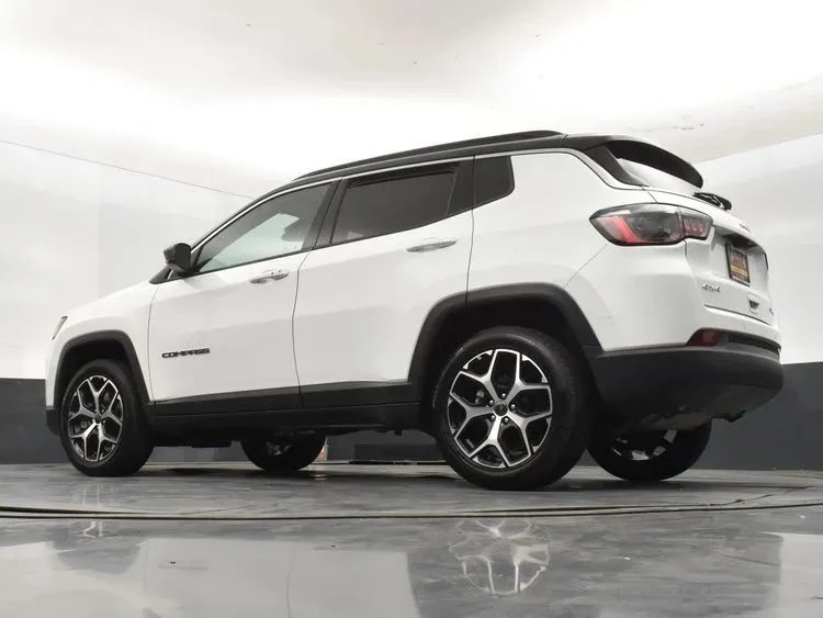 2025 Jeep Compass - Image 12 of 12