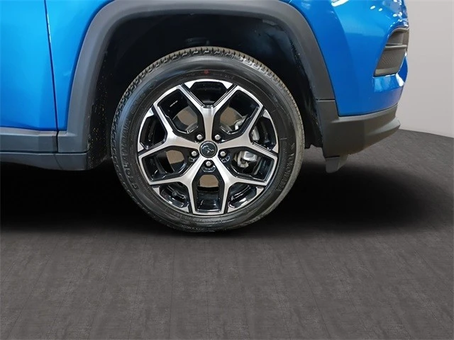 2025 Jeep Compass - Image 10 of 12