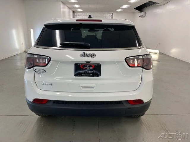 2025 Jeep Compass - Image 7 of 12