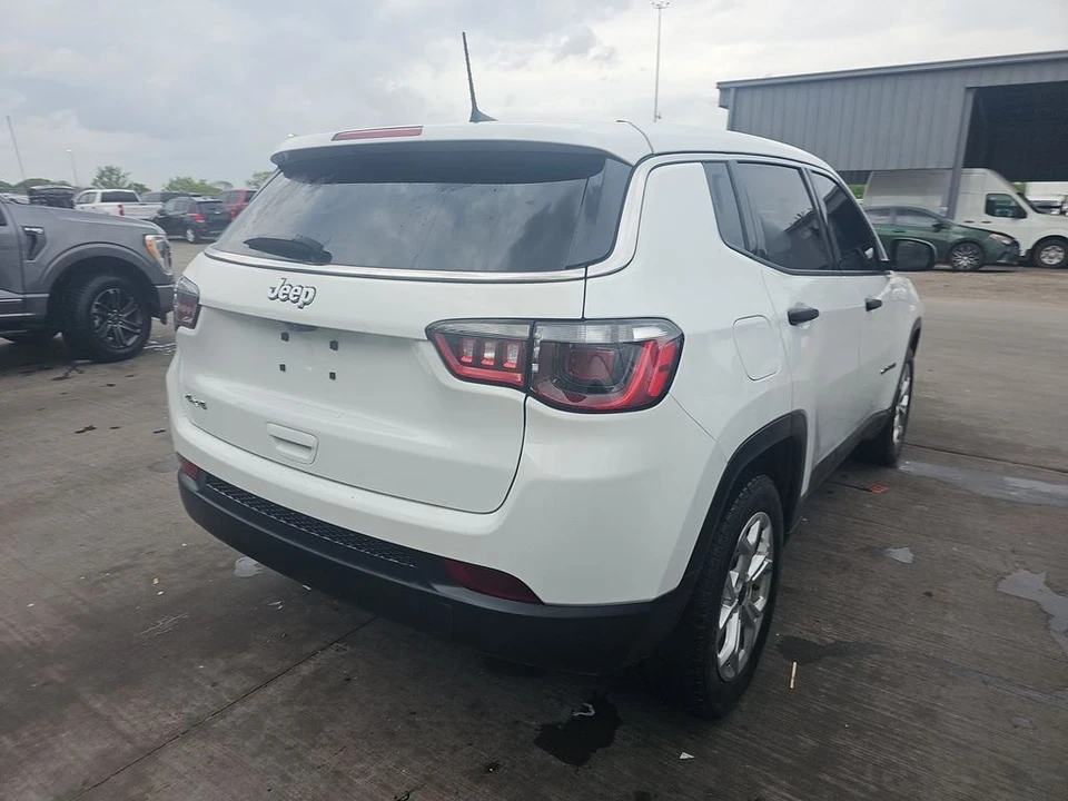 2025 Jeep Compass - Image 2 of 10